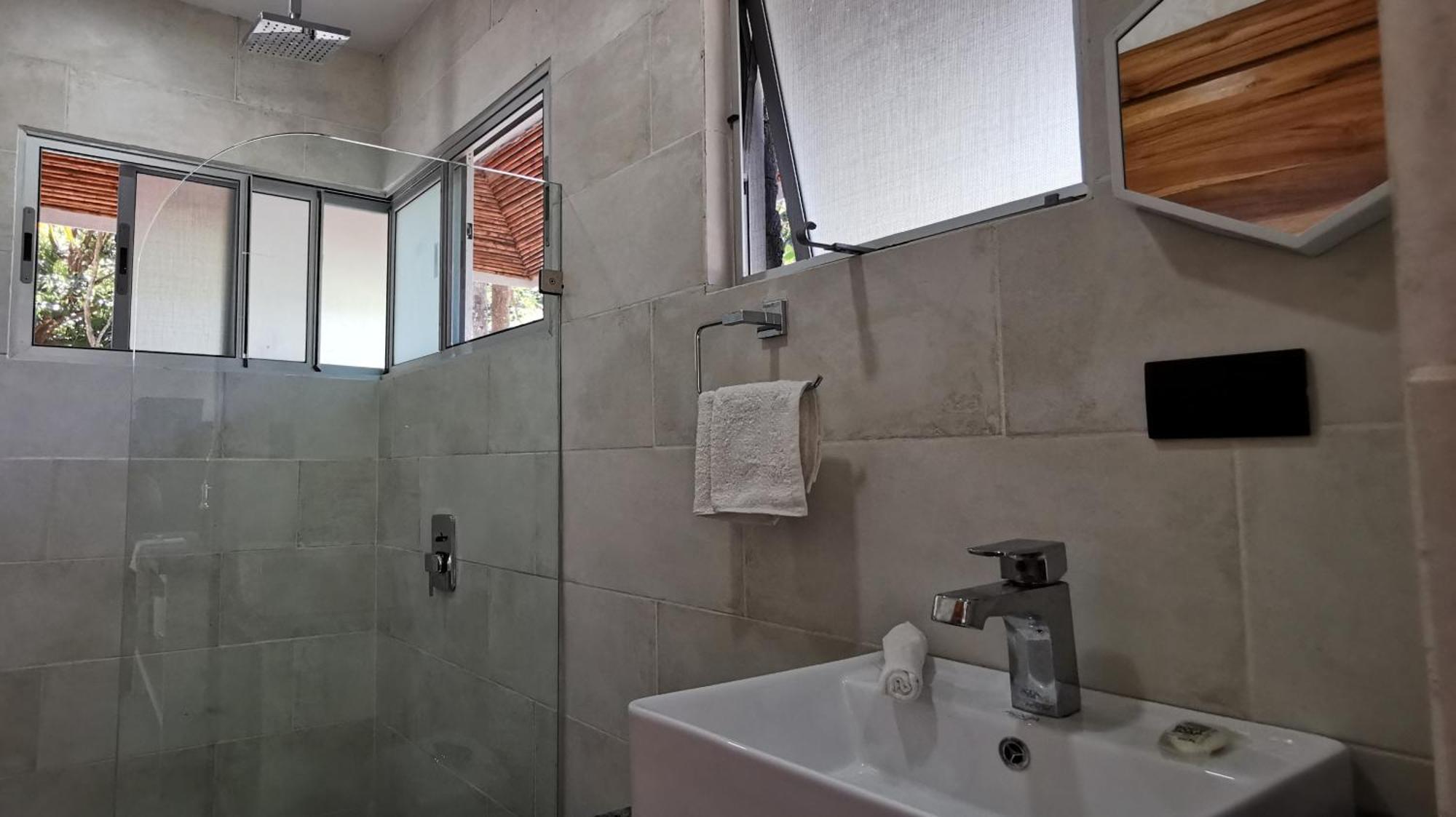 Armadillo Eco Bungalows Playa Santa Teresa  Habitación foto